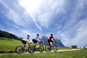 With the mountainbikes in the Dolomites